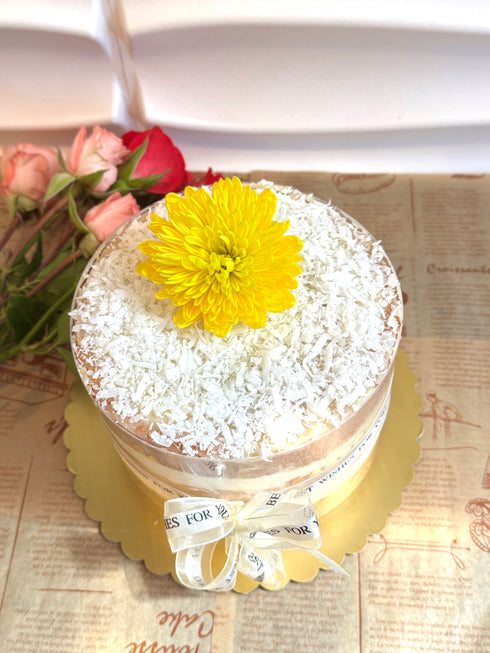 Pineapple & Coconut Sponge Cake with Ninho Cream – A Slice of Summer Memories